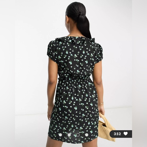 ASOS DESIGN lace trim ruffle bodice mini tea dress in black ditsy - Picture 3 of 7